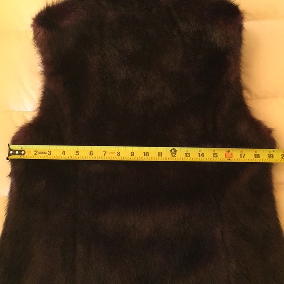 Reversible Faux Fur Vest - Picture 11 of 12